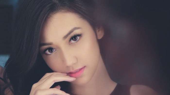 Velove Vexia Bikin Netizen Pusing dengan Caption Berbahasa Perancis, Ternyata Ini Artinya!