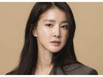 Lee-Si-Young-bikin-netizen-heboh.jpg