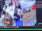 babysitter-lakukan-hal-kejam-pada-bayi_20170624_090931.jpg