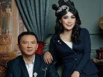 basuki-tjahaja-purnama-atau-ahok-bersama-istrinya-puput-nastiti-devi.jpg