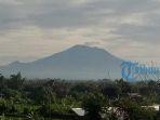 breaking-news-gunung-agung-erupsi-suara-gemuruh-terdengar-hingga-pos-pengamatan.jpg