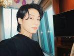 cara-ganteng-seperti-jungkook-bts-pakai-masker-cokelat-dan-alpukat.jpg