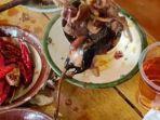 dikira-babat-pelanggan-restoran-syok-ada-tikus-di-hotpotnya.jpg