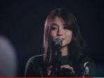 duet-mirriam-eka-dengan-ariel-noah.jpg