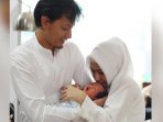 fedi-nuril-istri-dan-anaknya_20170415_130828.jpg