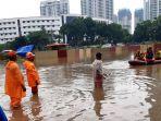 foto-daftar-titik-banjir-jakarta-hujan-deras-sejak-pagi-hari-simak-prediksi-cuaca-bmkg-hari-ini.jpg
