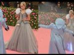 gaun-zendaya-di-met-gala-2019-viral.jpg