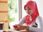 ilustrasi-kirim-pesan-selamat-lebaran_20170626_090841.jpg
