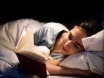 ilustrasi-membaca-buku-sebelum-tidur.jpg