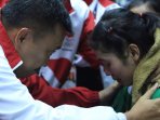 imam-nahrawi-dengan-pemain-tim-sepak-takraw-putri-indonesia_20170820_234840.jpg