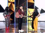 indra-kenz-diperebutkan-titi-dj-dan-anggun-c-sasmi-saat-audisi-the-voice-indonesia-2018.jpg
