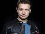 jeremy-renner-alami-kecelakaan-bersama-keluarga-lantaran-salju-begini-kondisi-terkininya.jpg