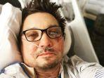 jeremy-renner-ungkap-kondisi-terkini-setelah-kecelakaan-unggah-foto-di-instagram.jpg