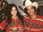 jessica-caban-dan-bruno-mars_20170315_223021.jpg