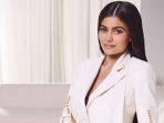 kylie-jenner_20170812_221500.jpg