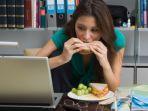 makan-di-kantor.jpg