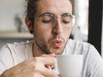 minum-kopi-panas.jpg