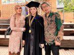 mulan-jameela-dan-mantan-suami-hadiri-wisuda-anak.jpg