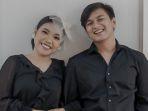 mumuk-gomez-dan-eno-retra-sah-jadi-pasangan-suami-istri.jpg