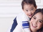 nagita-slavina-dan-rafathar_20170331_111944.jpg