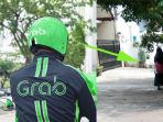 naik-ojek-online-buat-kerja-kelompok-adik-kecil-ini-cuma-bayar-rp-1000-tapi-banjir-pujian_20180420_221706.jpg