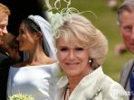 pangeran-harry-meghan-markle-camilla-dan-pangeran-charles_20180624_131320.jpg