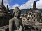 patung-buddha-di-candi-borobudur_20161217_200449.jpg