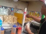pedagang-otak-otak_20161203_114229.jpg