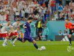 pemain-depan-argentina-lionel-messi-melakukan-tendangan-penalti.jpg