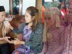 pernikahan-abah-sarna-kakek-berusia-71-tahun-dan-noni-gadis-berusia-18-tahun-di-subang.jpg