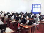 peserta-ujian-seleksi-pppk-kota-medan-mengerjakan-soal-di-smk-negeri-10-medan.jpg