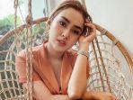 potret-cita-citata-bersama-pria-bule.jpg