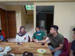 raffi-ahmad-bertemu-keluarga-dimas-ramadhan.jpg