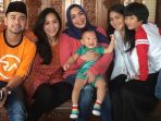 raffi-ahmad-nagita-slavina-rieta-amalia-dan-caca-tengker_20170417_145140.jpg