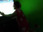 reaksi-nenek-saat-timnas-indonesia-diserang-malaysia_20170829_092925.jpg