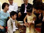 sepasang-anak-kembar-sedarah-di-thailand-dinikahkan-oleh-orang-tuanya-sendiri.jpg