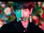 Bikin Kaget, Penyanyi Favorit V BTS Melakukan Cover Lagu Solonya 'Singularity'!