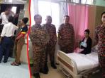 wanita-melahirkan-dalam-lift_20161008_133300.jpg