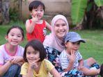 zaskia-mecca-dan-keempat-anaknya.jpg