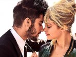Gigi Hadid Posting Foto Tiduran di Pangkuan Zayn Malik, Resmi Balikan?