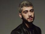 zayn-malik-saat-rilis-mind-of-mine.jpg