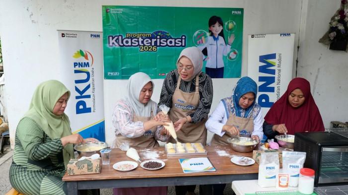 USAHA DIAN - Nasabah PNM Cabang Lampung, Dian merintis usaha kuliner Dapur Female, menjadi kesempatan bagi perempuan lain agar ikut berdaya
