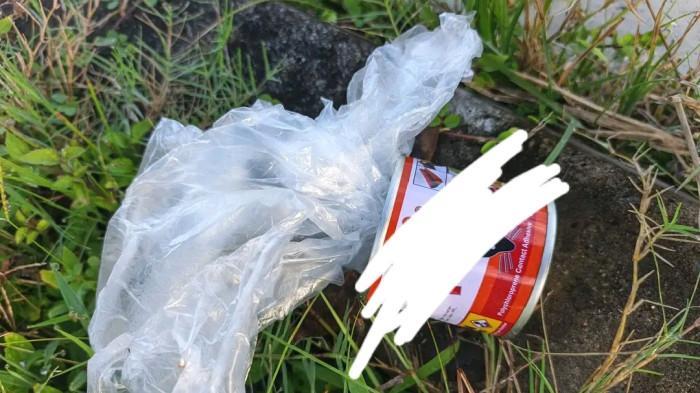 Warga Kabupaten Pasangkayu kembali dibuat resah dengan temuan banyaknya kaleng bekas lem fox