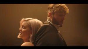 Anne-Marie-dan-James-Arthur-dalam-lagunya-rewrite-the-stars.jpg