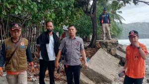 BPBD-Sulbar-dan-BPBD-Majene-tinjau-kondisi-tanggul-di-pesisir-Kelurahan-Sirindu-Majene.jpg