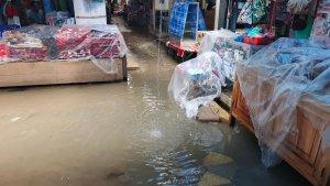 Banjir-Pasar-Sentral-di-Jl-Lanto-Daeng-Pasewang.jpg