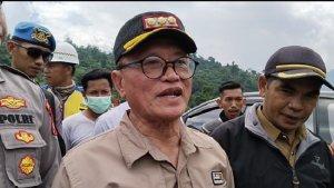 Bupati-Mamuju-Tengah-Aras-Tammauni-saat-di.jpg