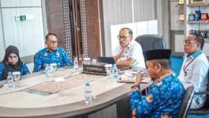 Gubernur-Sulawesi-Barat-Suhardi-Duka-menjadi-pemateri-dalam-Pertemuan-TPBIS.jpg