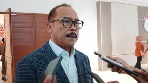 Gubernur-Sulbar-Suhardi-Duka-saat-ditemui-di-Kantor-Gubernur-Sulbar-Jumat-10102025.jpg