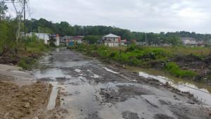Jalan-menuju-Kampus-Unsulbar-di-Majene-kembali-rusak-akibat-banjir.jpg
